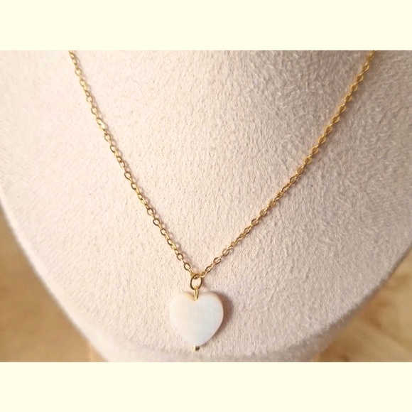 NEW Sparkly Gold Unisex-Women’s Pearl Heart, Yellow Gold Filled Necklace, 16-18” - Picture 5 of 14